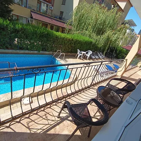 тристаен Appartement *