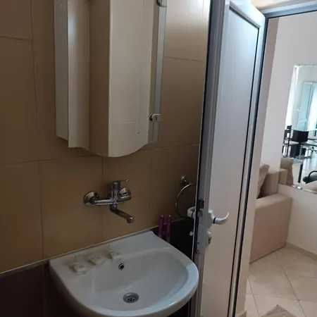 тристаен Appartement *